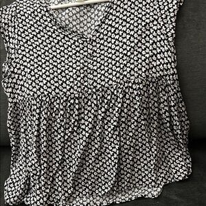 Caslon Black and White Patterned Blouse